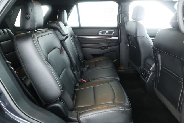 2017 Ford Explorer Limited 4WD with Class III Trailer Tow Package - 22931120 - 21