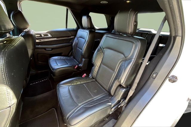 2017 Ford Explorer Platinum 4WD - 22938388 - 15