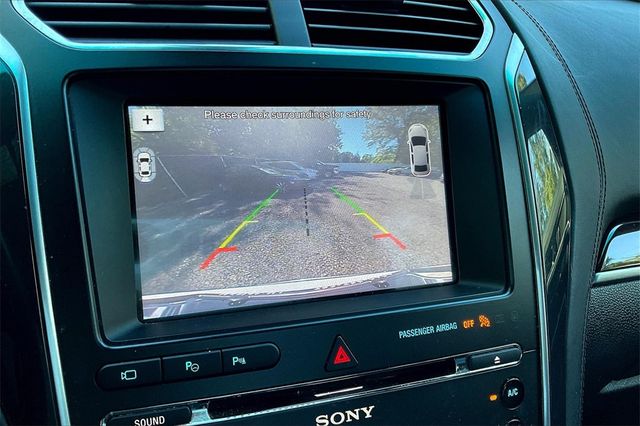 2017 Ford Explorer Platinum 4WD - 22938388 - 24