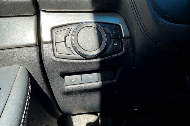 2017 Ford Explorer Platinum 4WD - 22938388 - 25