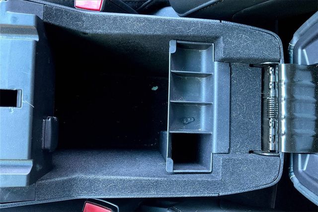 2017 Ford Explorer Platinum 4WD - 22938388 - 26