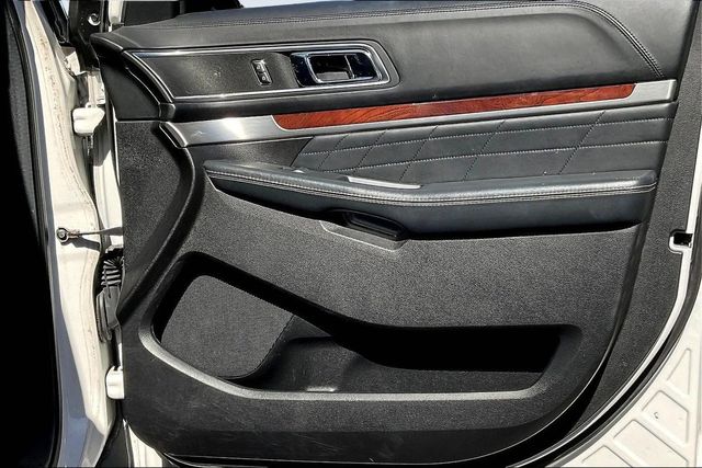 2017 Ford Explorer Platinum 4WD - 22919390 - 14