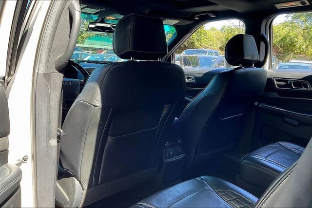 2017 Ford Explorer Platinum 4WD - 22919390 - 16