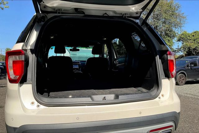 2017 Ford Explorer Platinum 4WD - 22919390 - 33