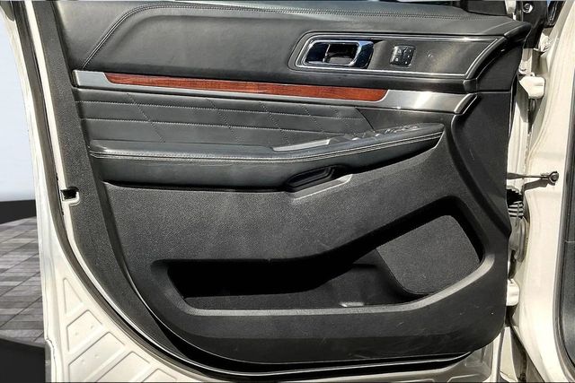 2017 Ford Explorer Platinum 4WD - 22919390 - 8