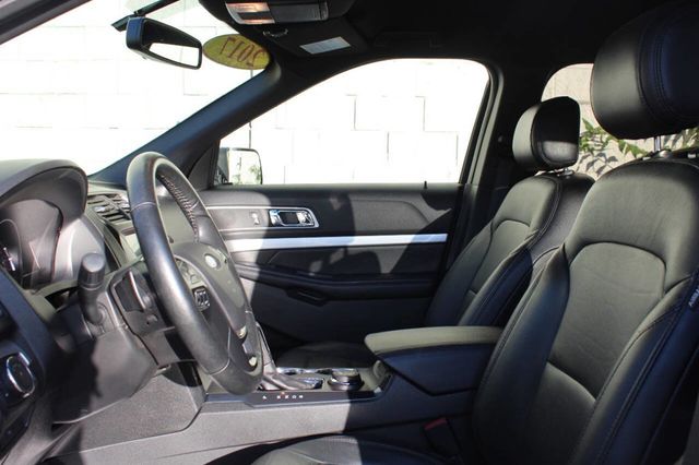 2017 Ford Explorer XLT 4WD - 22912355 - 10