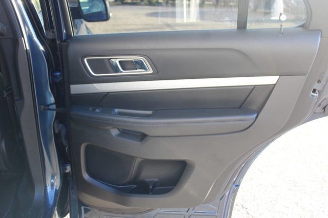 2017 Ford Explorer XLT 4WD - 22912355 - 14