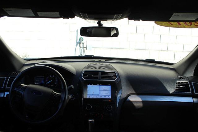 2017 Ford Explorer XLT 4WD - 22912355 - 18