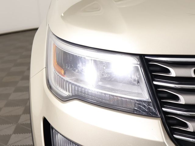 2017 Ford Explorer XLT 4WD - 22939666 - 13