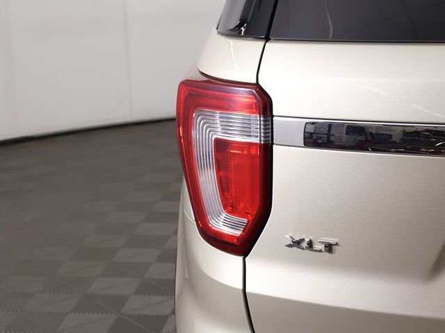 2017 Ford Explorer XLT 4WD - 22939666 - 15