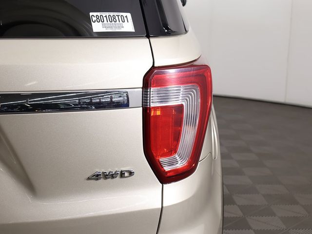 2017 Ford Explorer XLT 4WD - 22939666 - 16