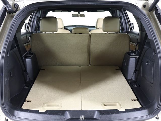 2017 Ford Explorer XLT 4WD - 22939666 - 19