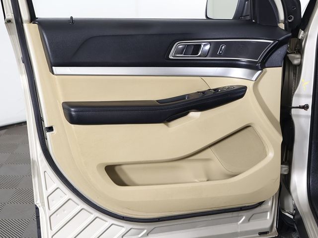 2017 Ford Explorer XLT 4WD - 22939666 - 22