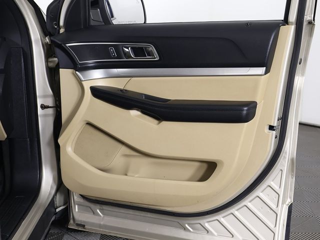 2017 Ford Explorer XLT 4WD - 22939666 - 23