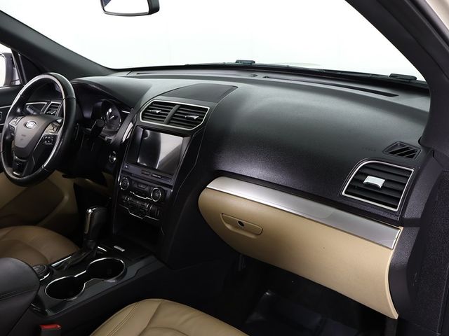 2017 Ford Explorer XLT 4WD - 22939666 - 27