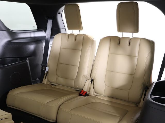 2017 Ford Explorer XLT 4WD - 22939666 - 36