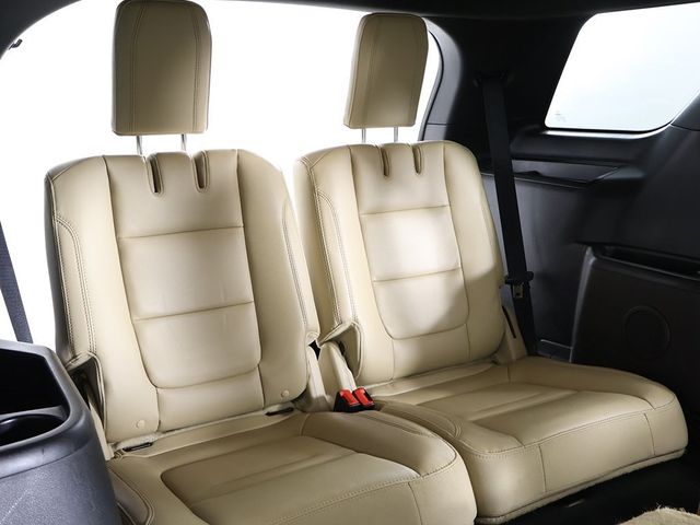 2017 Ford Explorer XLT 4WD - 22939666 - 37