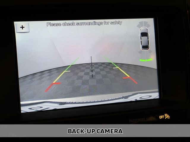 2017 Ford Explorer XLT 4WD - 22939666 - 4