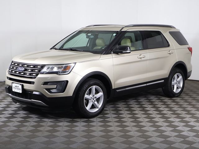 2017 Ford Explorer XLT 4WD - 22939666 - 8