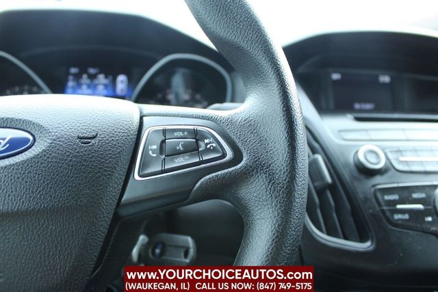 2017 Ford Focus SE Hatch - 22329000 - 30