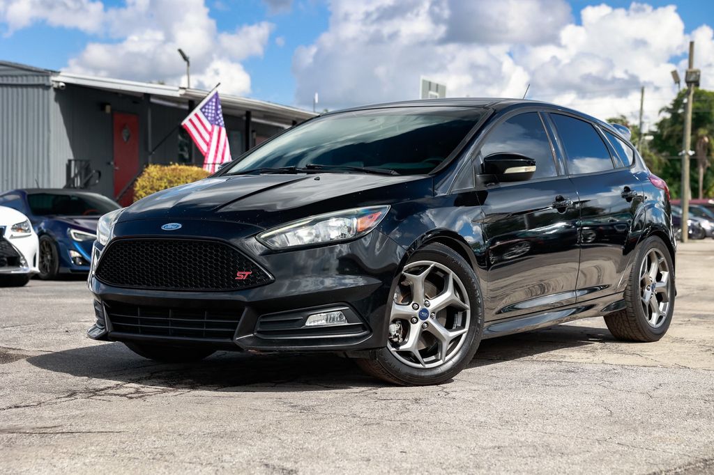 2017 Ford Focus ST Hatch - 22936841 | Video 1