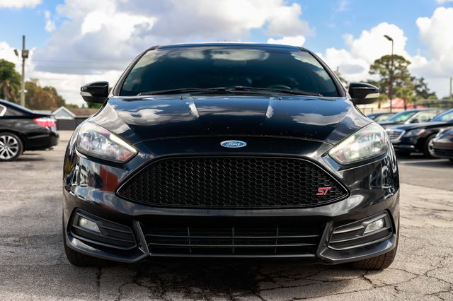 2017 Ford Focus ST Hatch - 22936841 - 18