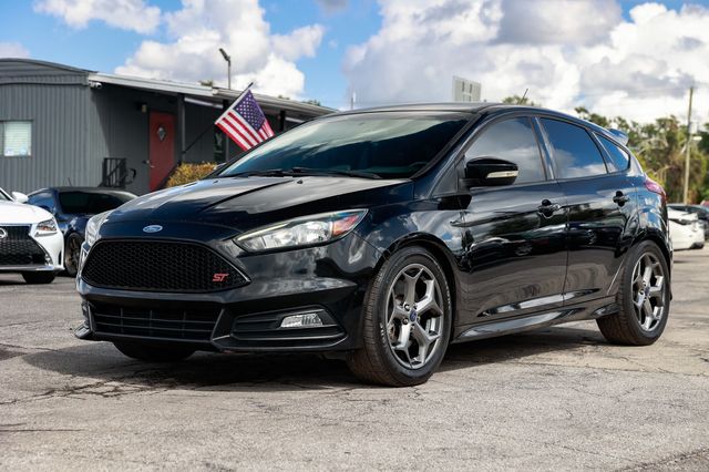2017 Ford Focus ST Hatch - 22936841 - 2