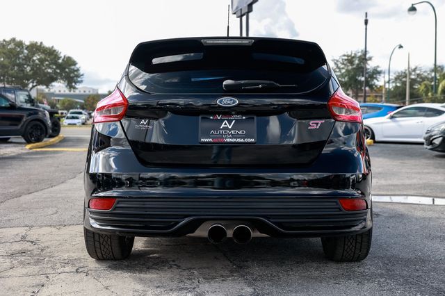 2017 Ford Focus ST Hatch - 22936841 - 8
