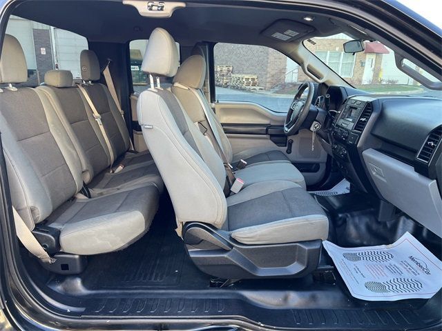 2017 Ford F-150 XL - 22940259 - 13