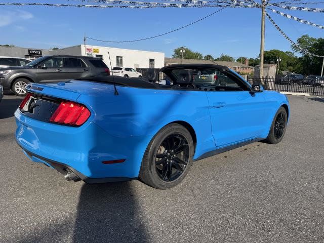 2017 Ford Mustang EcoBoost Premium Convertible - 21435038 - 4