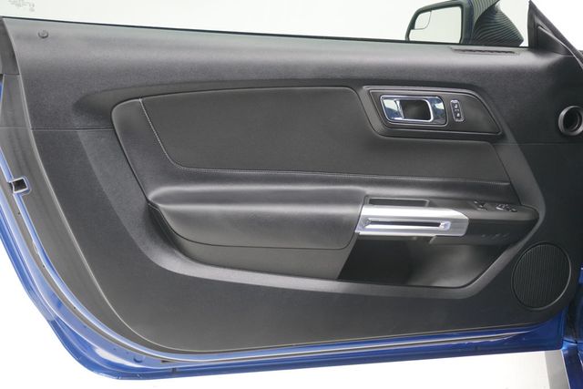 2017 Ford Mustang GT Fastback - 22900400 - 12