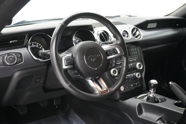 2017 Ford Mustang GT Fastback - 22900400 - 8