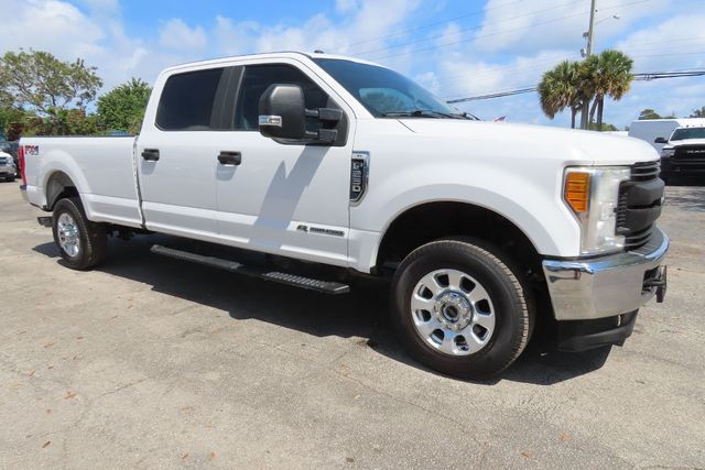 2017 FORD Super Duty F-250 SRW XL 4WD Crew Cab 8' Box - 22356337 - 0