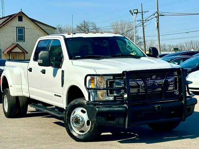 2017 Ford Super Duty F-350 DRW Cab-Chassis XLT 4WD Crew Cab 8' Box - 21339278 - 46