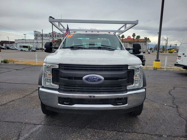 2017 Ford Super Duty F-450 DRW Cab-Chassis XLT - 22375355 - 4