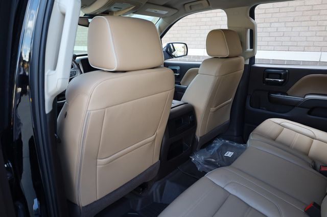 2017 GMC Sierra 1500 4WD Crew Cab 143.5" Denali - 22898873 - 18