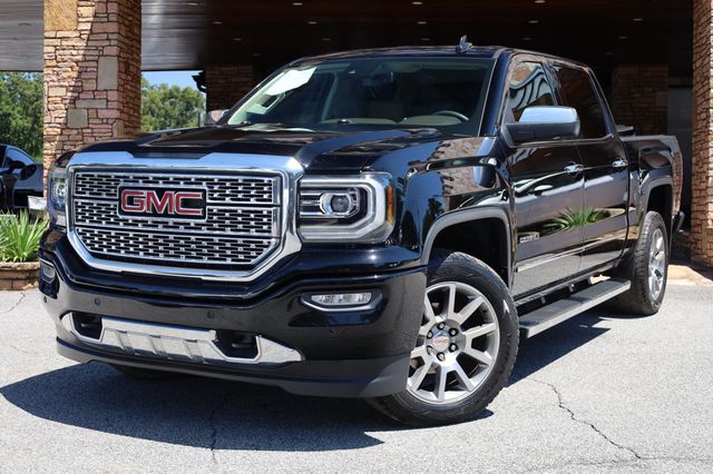 2017 GMC Sierra 1500 4WD Crew Cab 143.5" Denali - 22898873 - 1