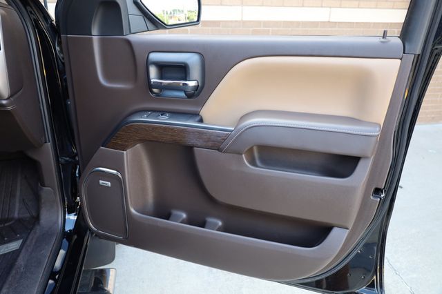 2017 GMC Sierra 1500 4WD Crew Cab 143.5" Denali - 22898873 - 24