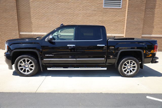 2017 GMC Sierra 1500 4WD Crew Cab 143.5" Denali - 22898873 - 2
