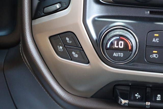 2017 GMC Sierra 1500 4WD Crew Cab 143.5" Denali - 22898873 - 30