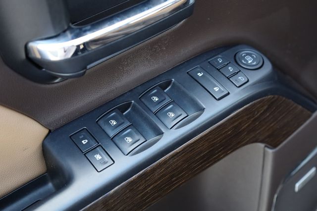 2017 GMC Sierra 1500 4WD Crew Cab 143.5" Denali - 22898873 - 32