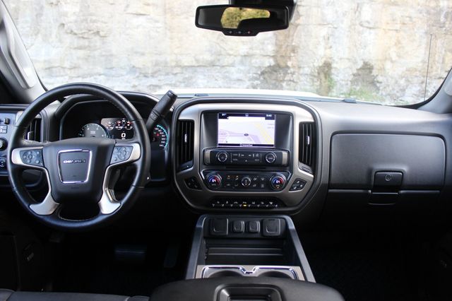2017 GMC Sierra 2500HD 4WD Crew Cab 153.7" Denali - 22902253 - 10