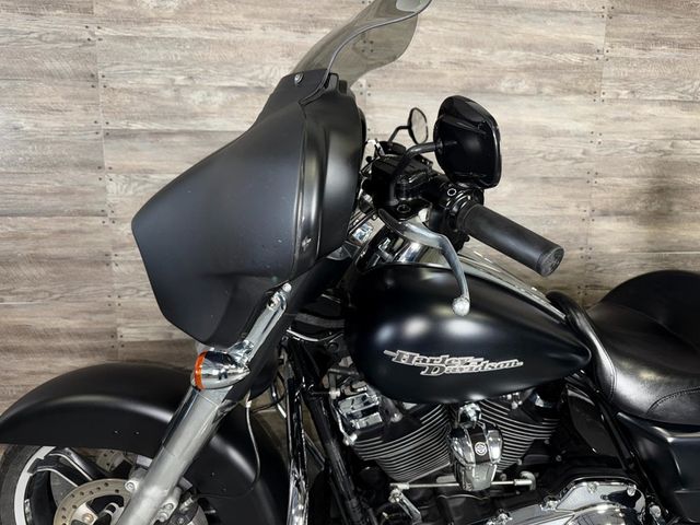 2017 Harley-Davidson FLHX Street Glide SUPER CLEAN! - 22904152 - 12