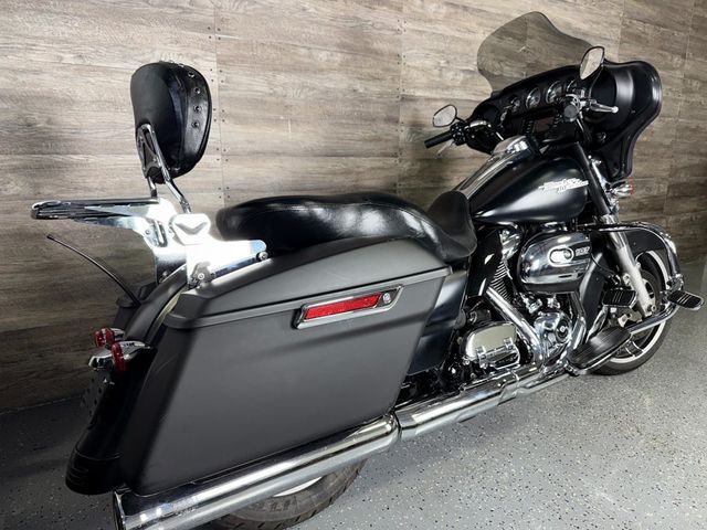 2017 Harley-Davidson FLHX Street Glide SUPER CLEAN! - 22904152 - 2