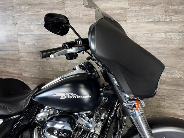 2017 Harley-Davidson FLHX Street Glide SUPER CLEAN! - 22904152 - 3
