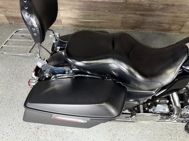 2017 Harley-Davidson FLHX Street Glide SUPER CLEAN! - 22904152 - 7
