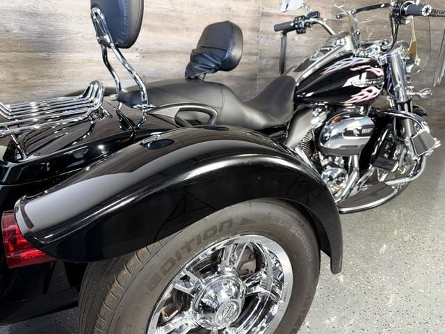 2017 Harley-Davidson FLRT Freewheeler One Owner! - 22932876 - 2