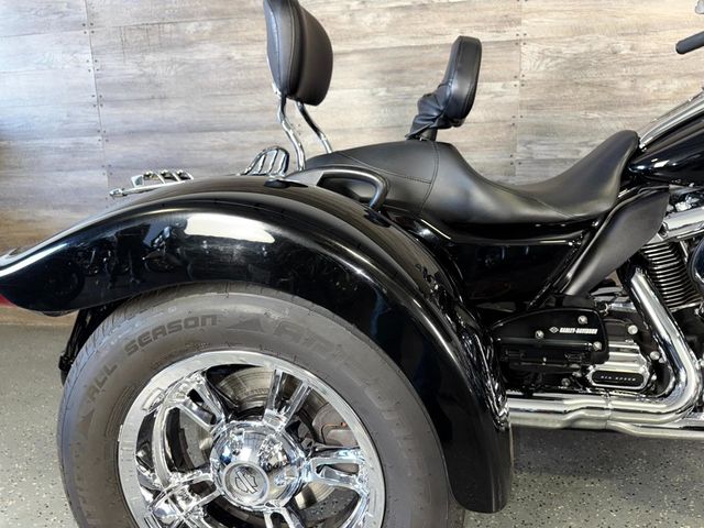 2017 Harley-Davidson FLRT Freewheeler One Owner! - 22932876 - 8