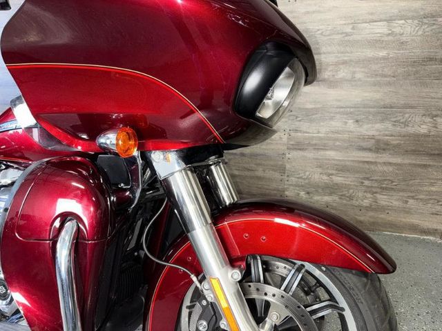 2017 Harley-Davidson FLTRU Road Glide Ultra SUPER CLEAN! - 22927222 - 4