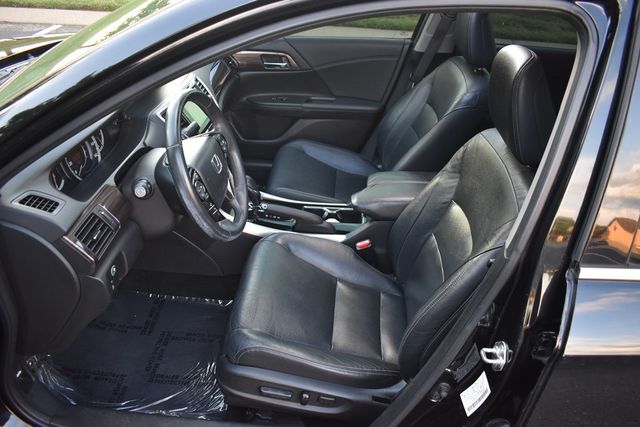 2017 Honda Accord Sedan EX-L V6 Automatic w/Navi & Honda Sensing - 22903867 - 30